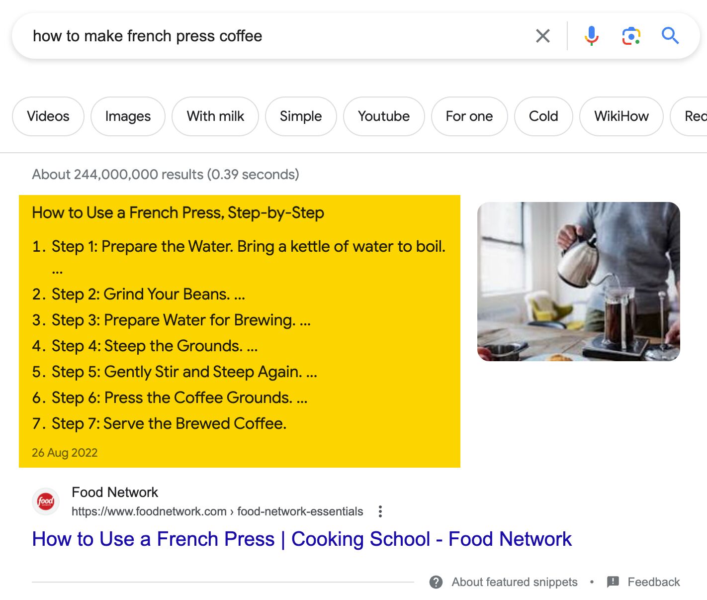 "Fransız basın kahvesi nasıl yapılır" başlıklı öne çıkan snippet, arama yapanların kılavuzun adım adım olmasını istediğini gösteriyor