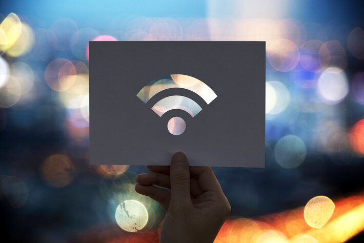 Conexión wifi a internet papel perforado
