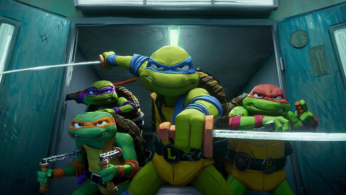 Die Teenage Mutant Ninja Turtles sind mit gezückten Waffen bereit, dich in Mutant Mayhem fertig zu machen