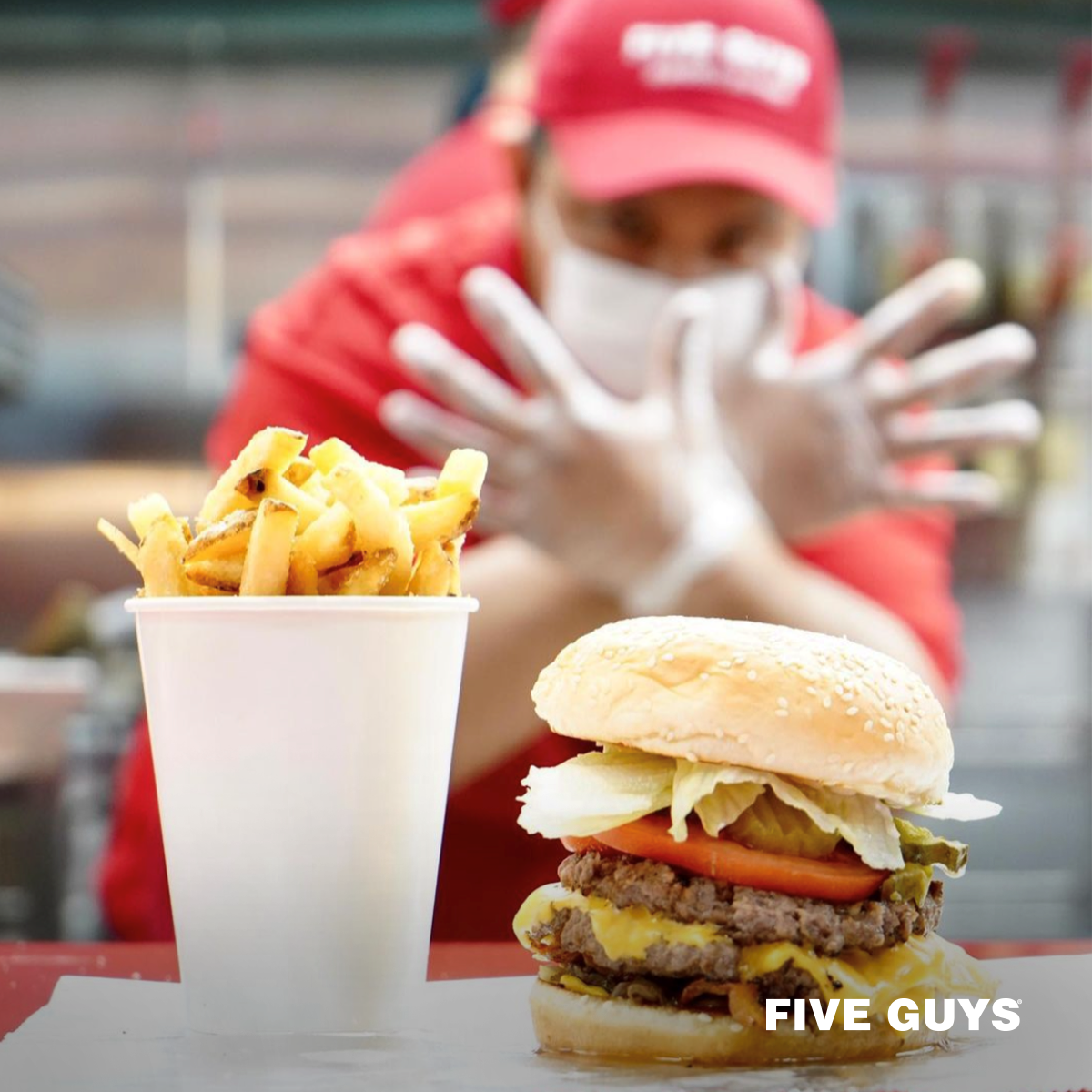 burger được làm với chất lượng của thương hiệu Five guys