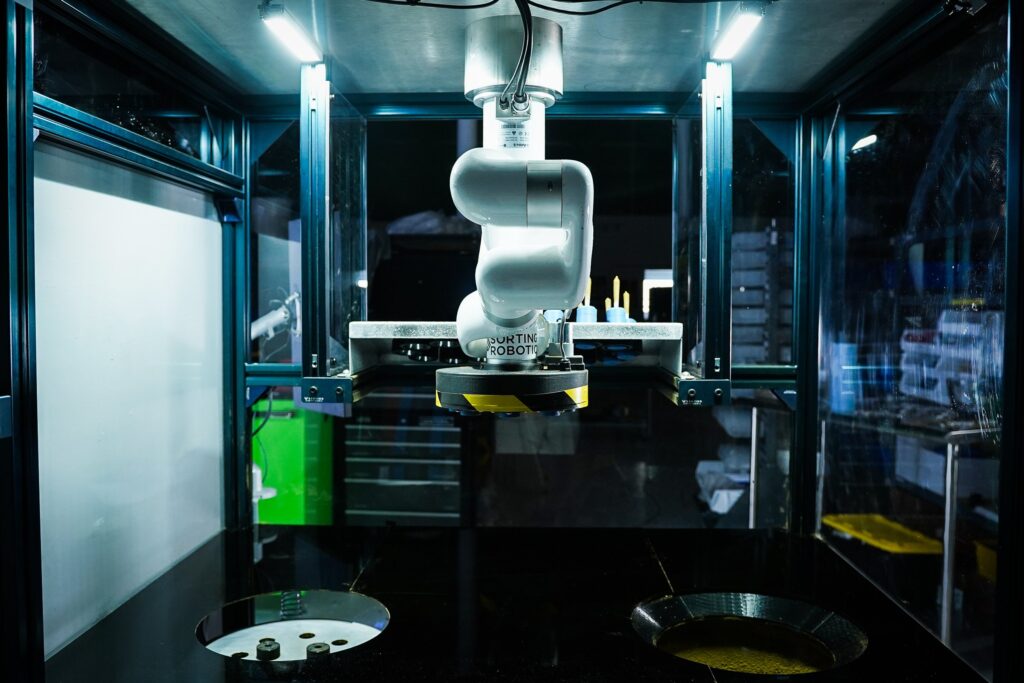 Sorting Robotics Stardust 聯合捲製機，用於灌注甜筒和預捲