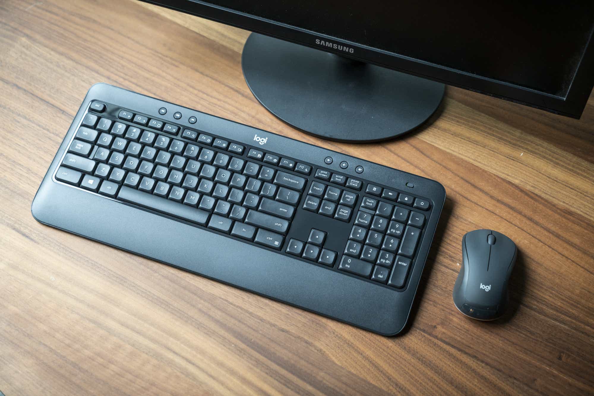Logitech MK540 Advanced Wireless Keyboard and Mouse Combo - Bästa priserbjudande