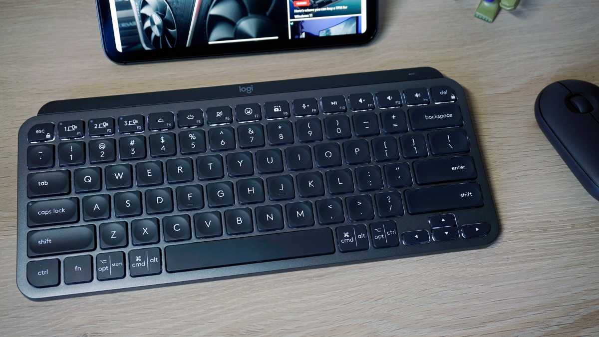 Logitech MX Keys Mini - Seyahat için en iyi kablosuz klavye