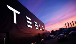 Tesla EV winkel verlichte bewegwijzering