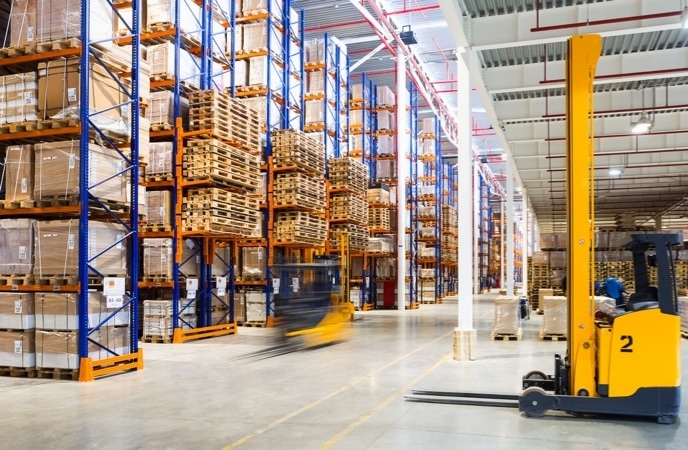 Warehouse performing efficiently by measuring warehouse metrics