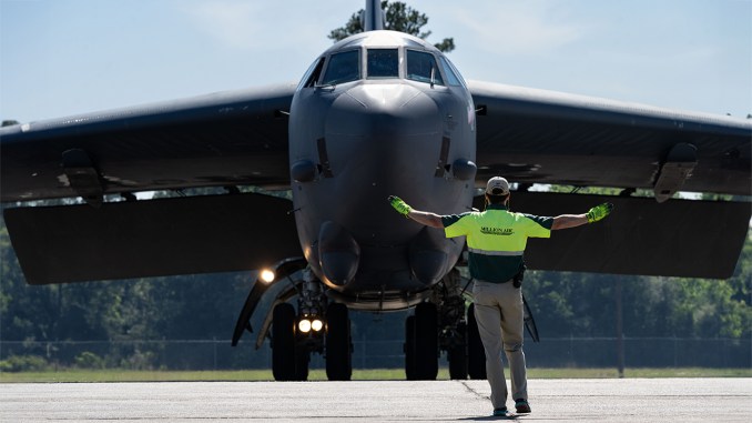 Lądowe lotnisko cywilne B-52