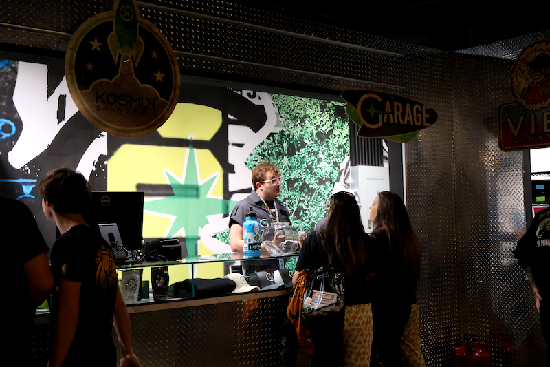 Greenlight Garage 420 Mercado de agricultores de cannabis Galería de fotos 4