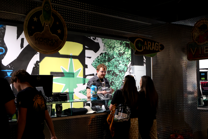 Greenlight Garage 420 Mercado de agricultores de cannabis Galería de fotos 3